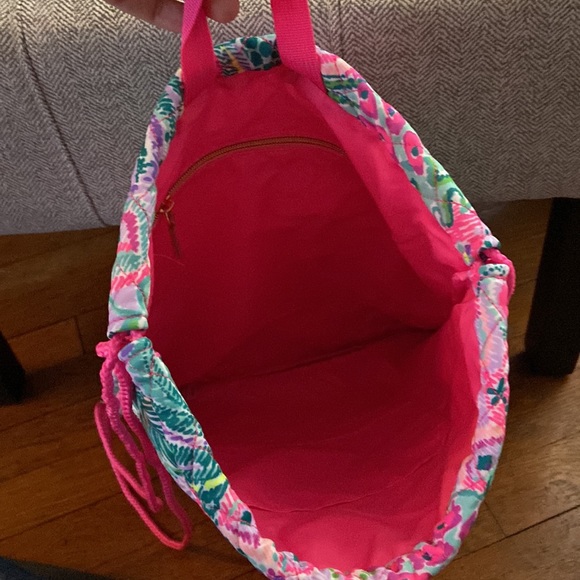 🌺Last One!🌺NWT Lilly Pulitzer Printed Quilted Drawstring Backpack - Picture 6 of 8